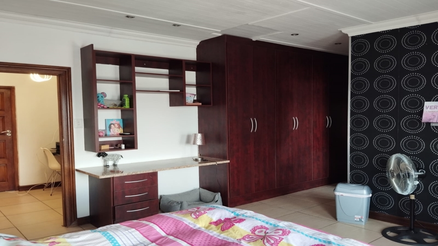 5 Bedroom Property for Sale in Van Der Hoff Park North West